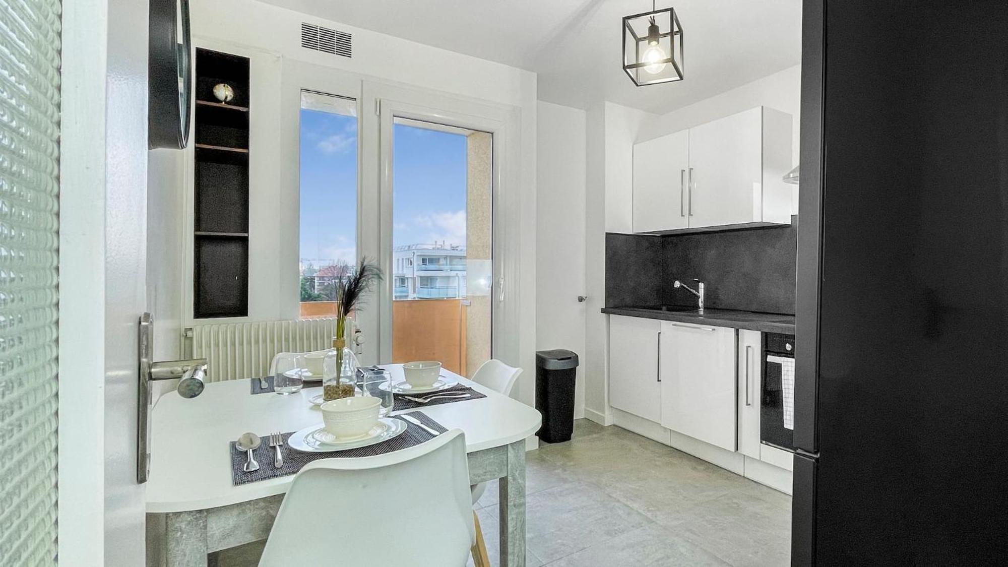 Homey La Coloc Mugi - Colocation Haut De Gamme - Chambres Privees - Balcon - Wifi Et Netflix - Proche Transports Commun Аннемас Экстерьер фото